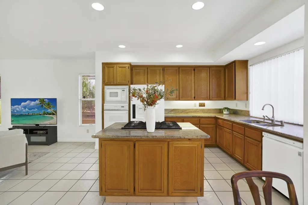 https://cdn.realtyfeed.com/cdn/127/306770796/df8f89b90b477ba43c30e5d3bf5672d6.webp