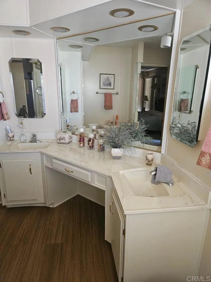 https://cdn.realtyfeed.com/cdn/127/306770827/6916b3ae2d54ae885bbe9c4dab7373e0.webp