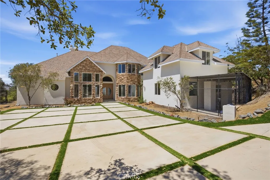 1094 Hillcrest View Lane, Fallbrook, CA 92028 - Main photo, Fallbrook, CA