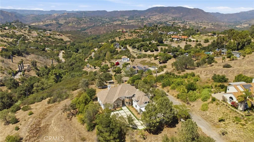 1094 Hillcrest View Lane, Fallbrook, CA 92028 - Photo 3 of 58, Fallbrook, CA