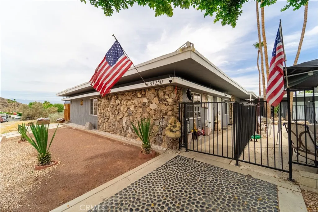 37250 Bankside Drive, Cathedral City, CA 92234 - Photo 4 of 14, Cathedral City, CA