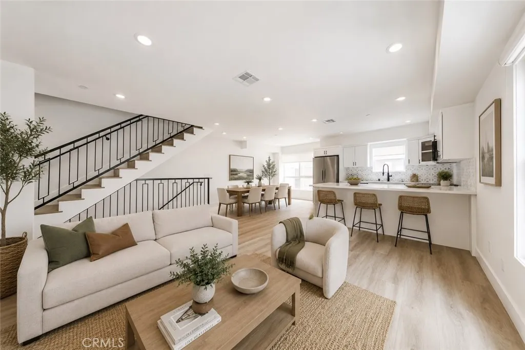 1243 N Sycamore Street, Los Angeles, CA 90038 - Photo 3 of 48, Los Angeles, CA