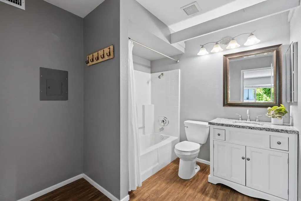 https://cdn.realtyfeed.com/cdn/127/306770876/ae7e3d9b4a5b824d7ce94ac786fb31a7.webp