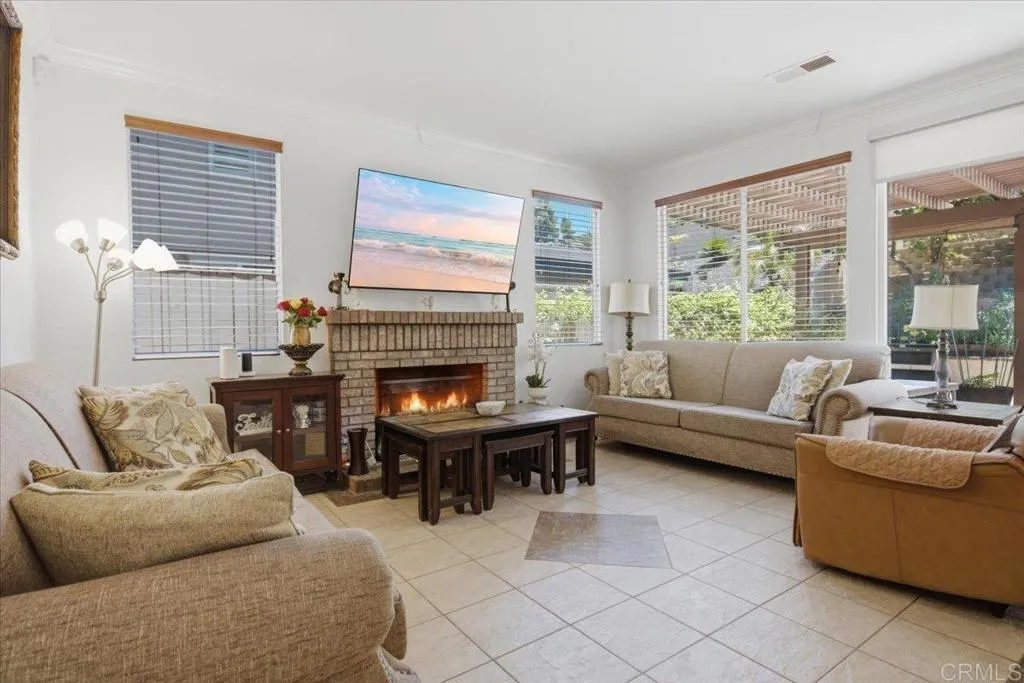 https://cdn.realtyfeed.com/cdn/127/306770881/21a44c58e23ff636814900585291b880.webp