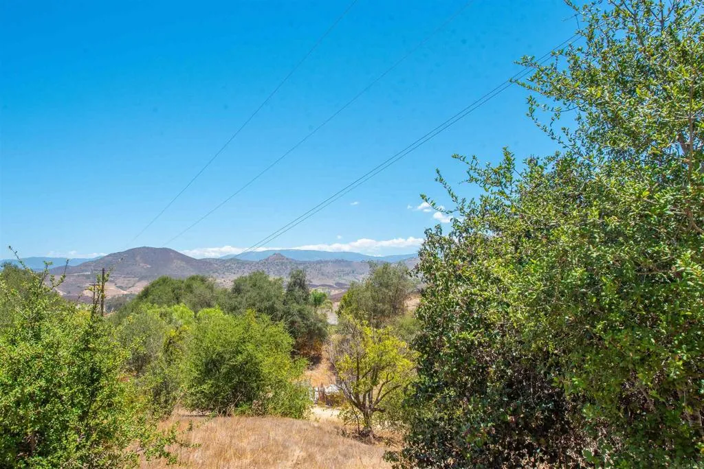 https://cdn.realtyfeed.com/cdn/127/306770889/2ed62e0c73a8f1ded38fa7990e6f7e29.webp