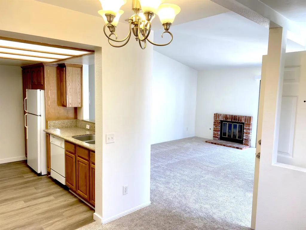https://cdn.realtyfeed.com/cdn/127/306770900/390671ed74859e9a3652a168c2d0207b.webp