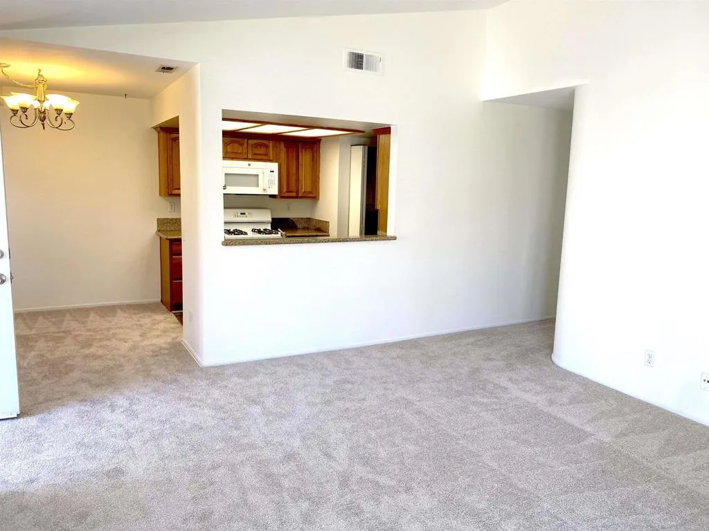 https://cdn.realtyfeed.com/cdn/127/306770900/f215357cde9c02af7a7a6b23ff633491.webp