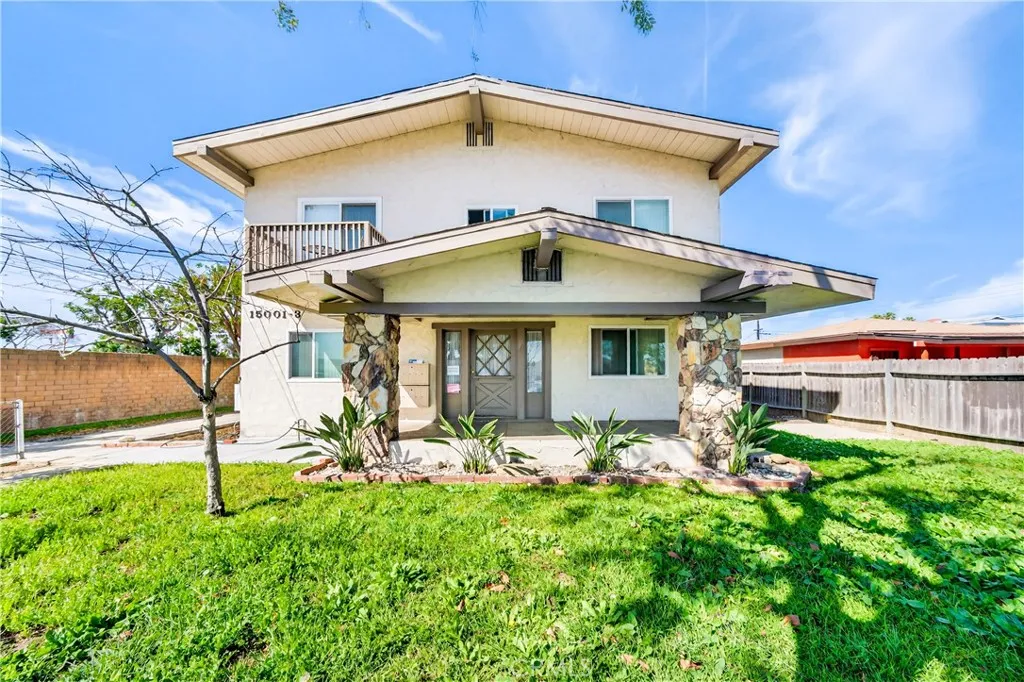 15003 Larch, Lawndale, CA 90260 - Main photo, Lawndale, CA