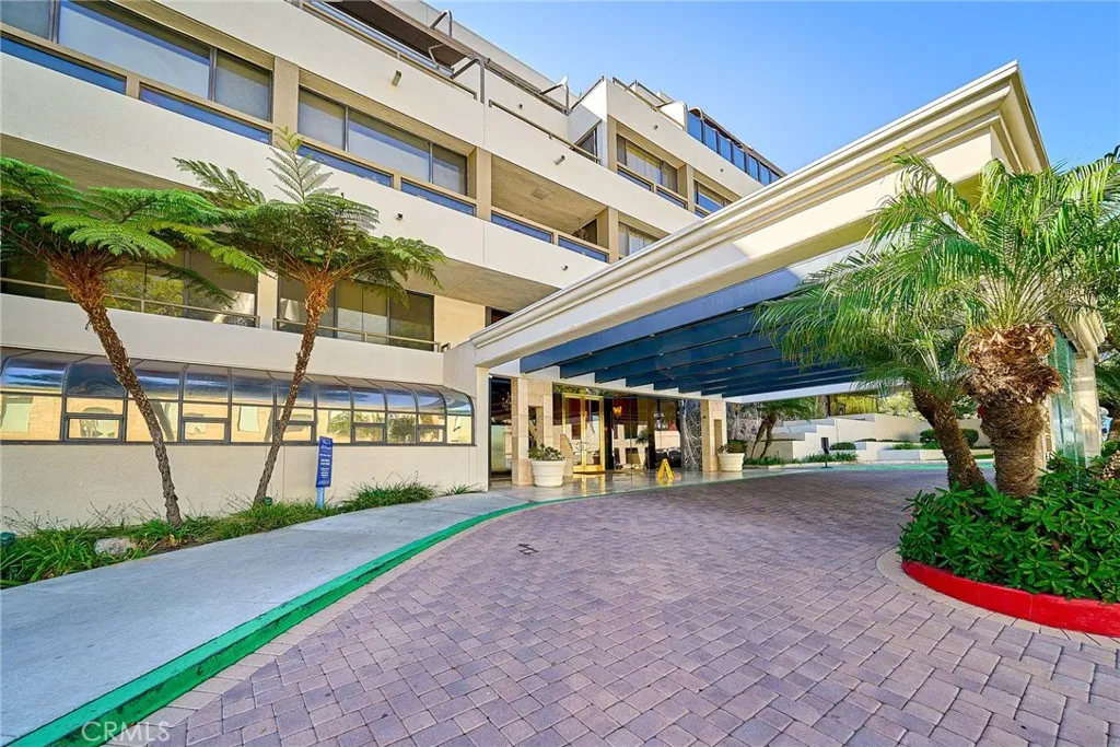 121 S Hope Unit 103, Los Angeles, CA 90012 - Main photo, Los Angeles, CA