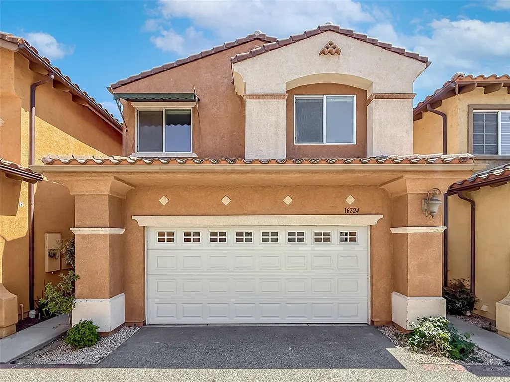 16724 Tim Ln, Lake Balboa, CA 91406 - Main photo, Lake Balboa, CA
