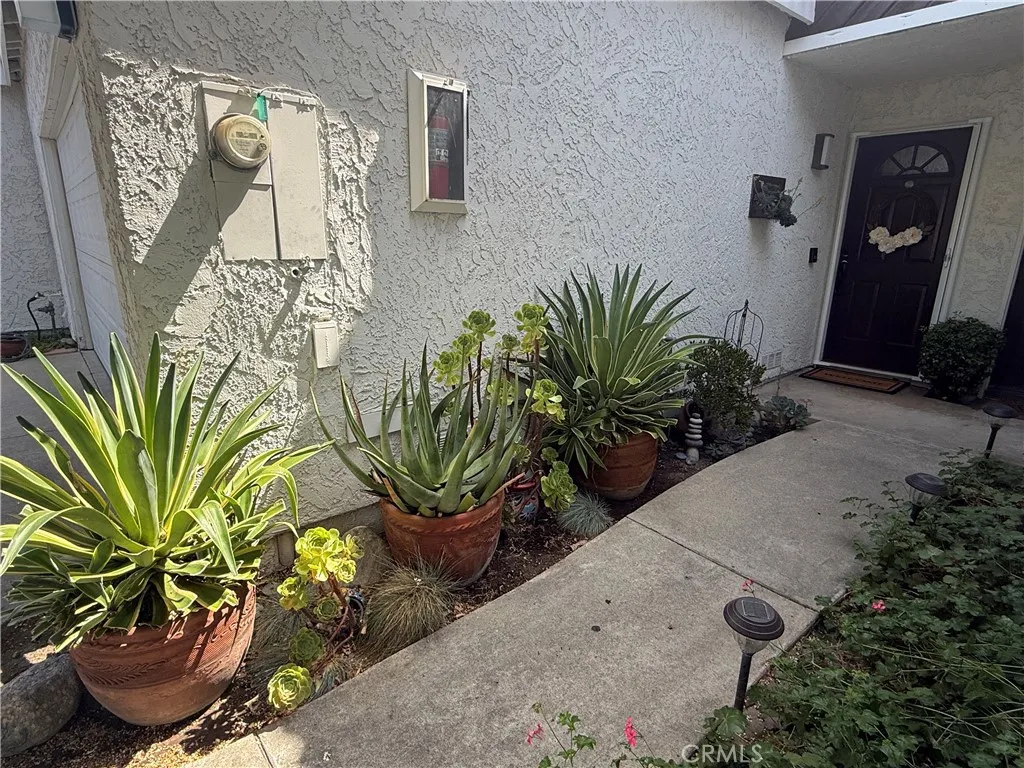 2245 Smoke Tree Lane, Ontario, CA 91762 - Photo 4 of 9, Ontario, CA