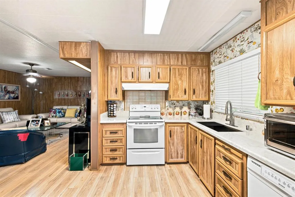 https://cdn.realtyfeed.com/cdn/127/306771048/93447875f9dd20e858f83876a1a2acfb.webp