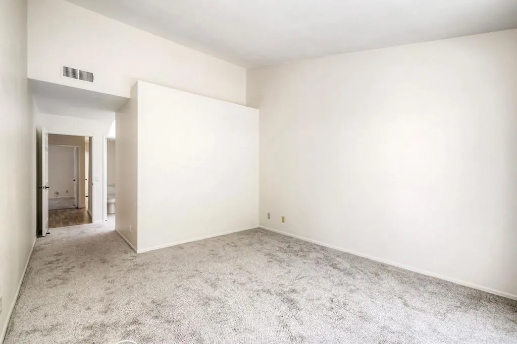 https://cdn.realtyfeed.com/cdn/127/306771061/035002d972c386ace82a71df144f8f90.webp
