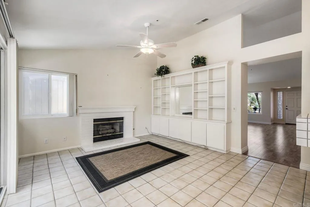 https://cdn.realtyfeed.com/cdn/127/306771061/7b0ba0160d78b2dc13207634108fb678.webp