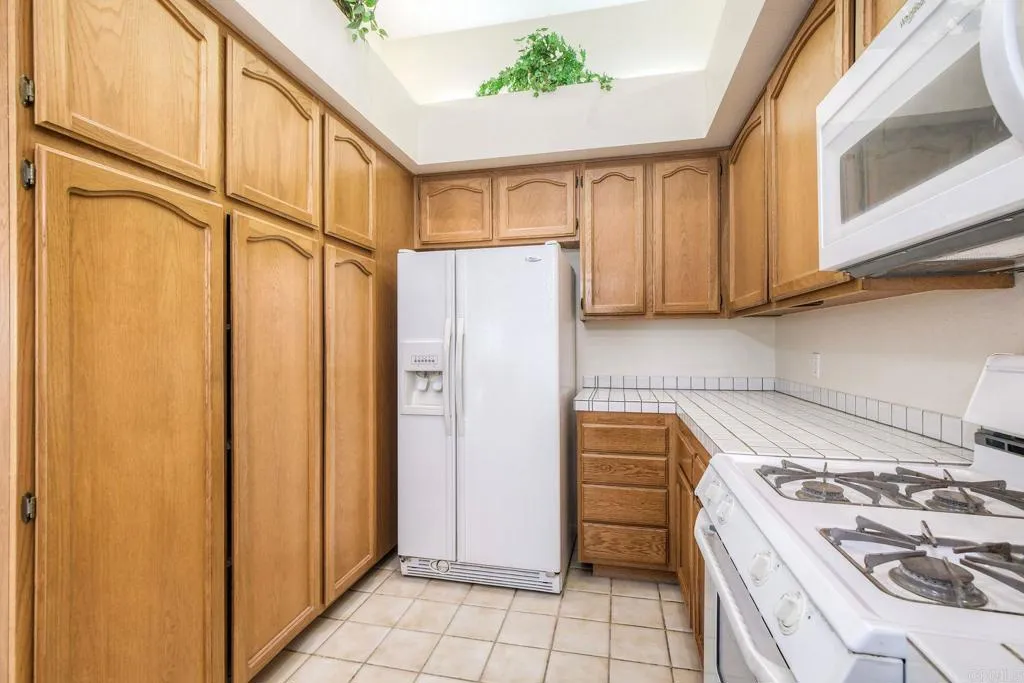 https://cdn.realtyfeed.com/cdn/127/306771061/910f160d495a6a5e333f16b9dea0a709.webp