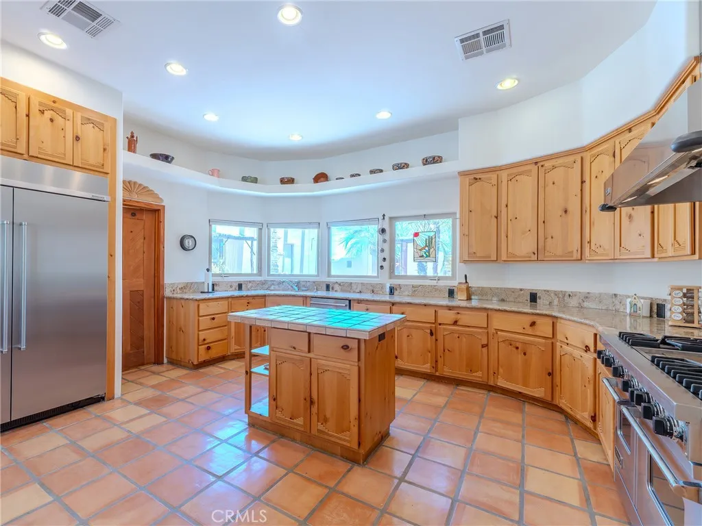 https://cdn.realtyfeed.com/cdn/127/306771085/10fae7d0514f7a70196414a50bb50ecc.webp