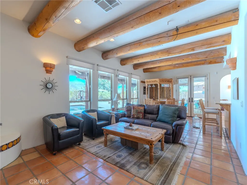 https://cdn.realtyfeed.com/cdn/127/306771085/2fb1cbf1c40dd9be99058bd5c40ad3bf.webp
