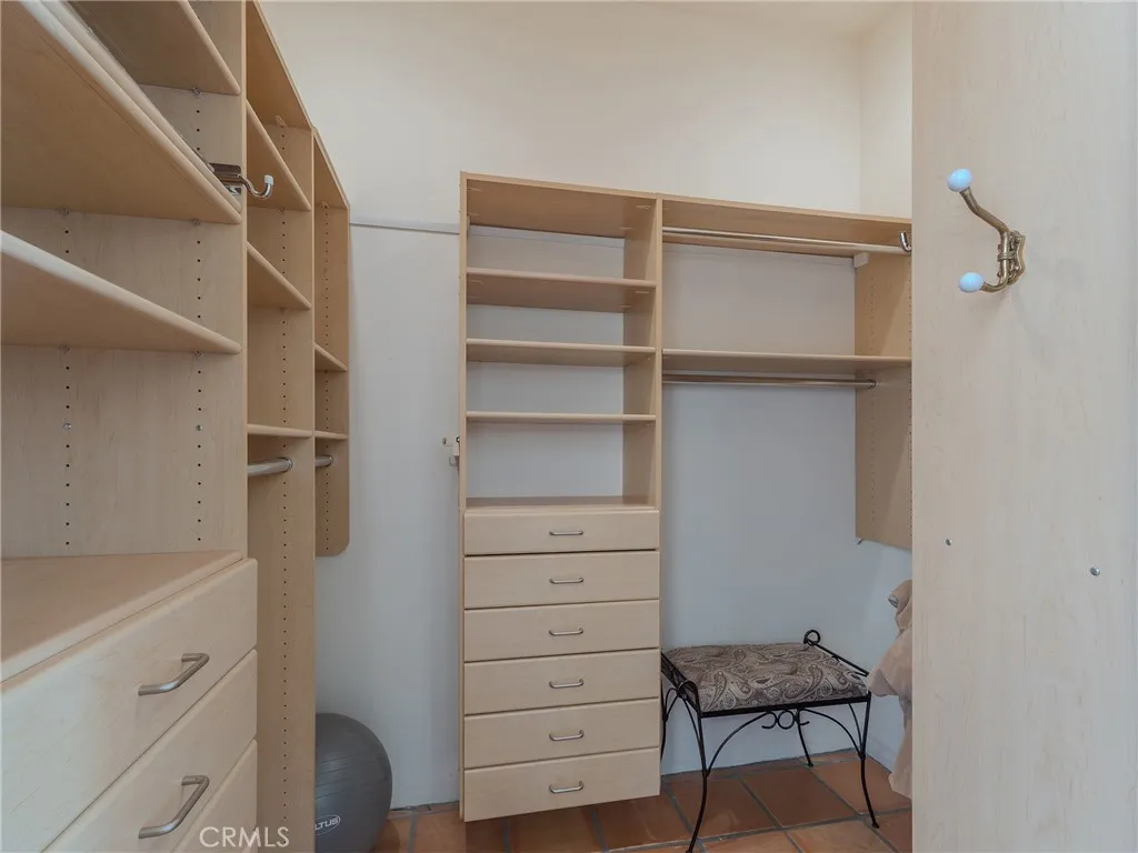 https://cdn.realtyfeed.com/cdn/127/306771085/566fa0f7295aab4133c227598dc7f0ba.webp