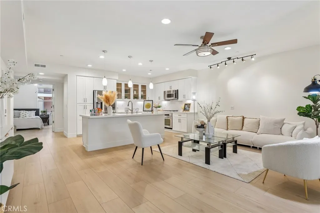 617 Rockefeller, Irvine, CA 92612 - Photo 2 of 13, Irvine, CA