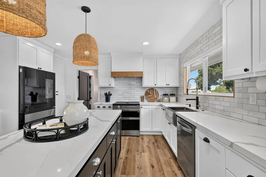 https://cdn.realtyfeed.com/cdn/127/306771157/8c5bfa3a91204c40fcc620616074e57e.webp