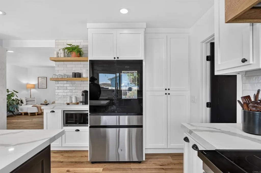 https://cdn.realtyfeed.com/cdn/127/306771157/a5bdad5fb146140c6b5c502bc5a31d39.webp
