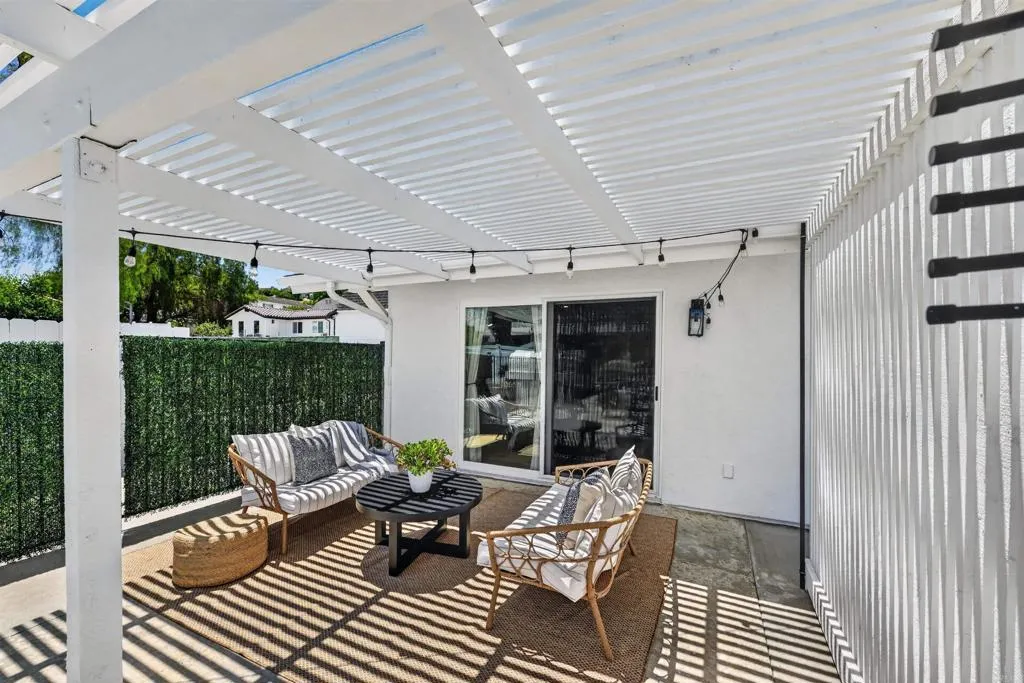 https://cdn.realtyfeed.com/cdn/127/306771157/f087d05ee4dee1f11649902323545ad3.webp