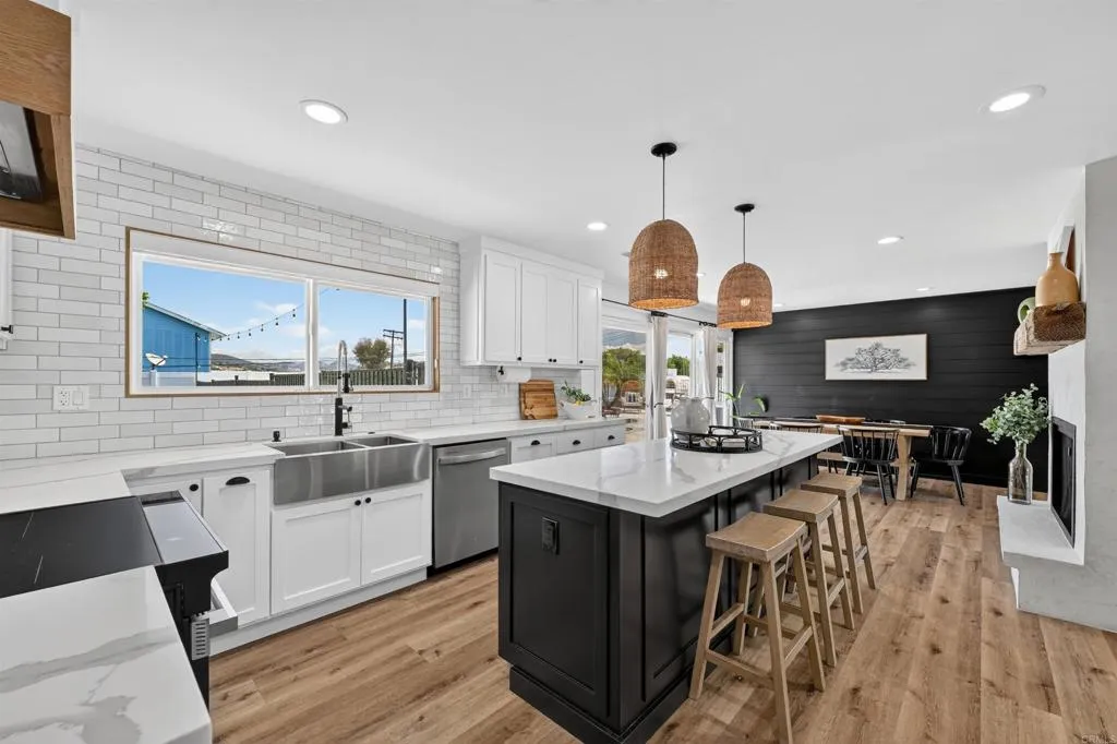 https://cdn.realtyfeed.com/cdn/127/306771157/fcfc2445e3a3e48c83cb3af327fe71fe.webp