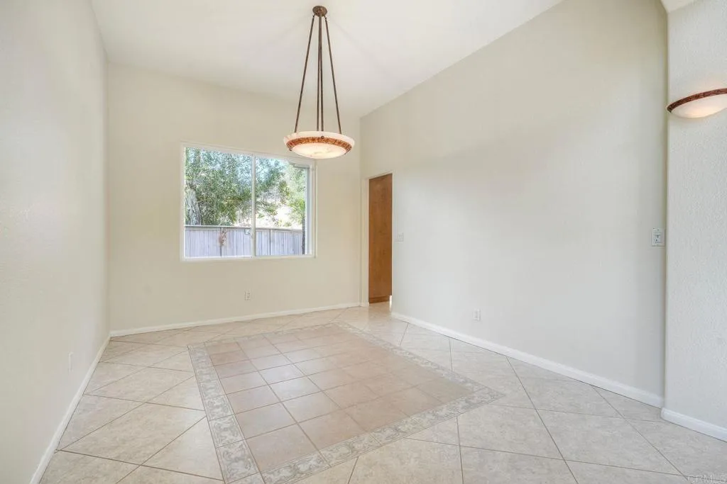 https://cdn.realtyfeed.com/cdn/127/306771211/cc1f70abbfeb4cbe385c3d6f49364f5b.webp