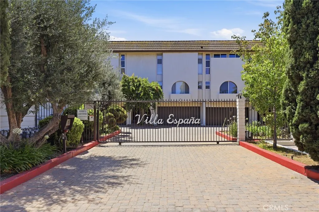 5218 Lindley Avenue Unit 3, Los Angeles, CA 91316 - Main photo, Los Angeles, CA
