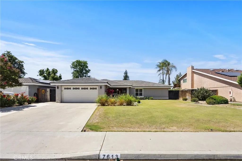 7613 Eastlorne Court, Bakersfield, CA 93309 - Main photo, Bakersfield, CA