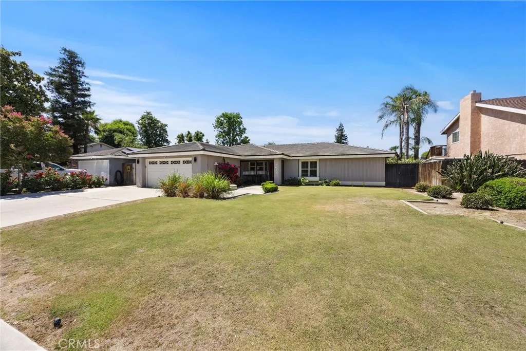 7613 Eastlorne Court, Bakersfield, CA 93309 - Photo 2 of 42, Bakersfield, CA