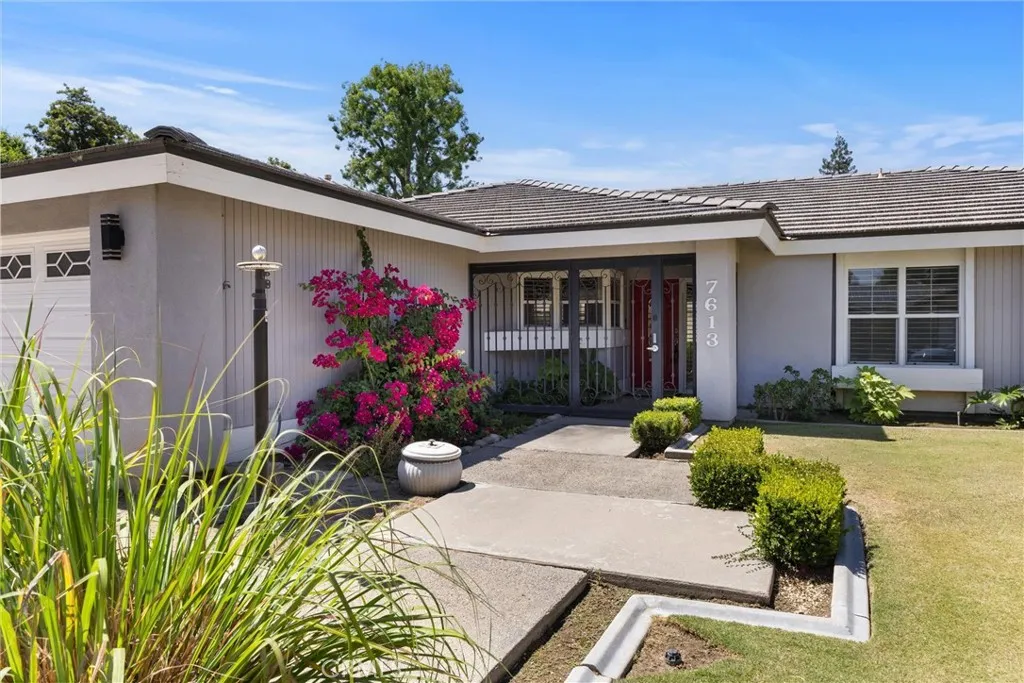 7613 Eastlorne Court, Bakersfield, CA 93309 - Photo 3 of 42, Bakersfield, CA