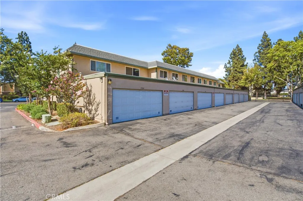 1101 W Francis Unit G, Ontario, CA 91762 - Photo 4 of 48, Ontario, CA