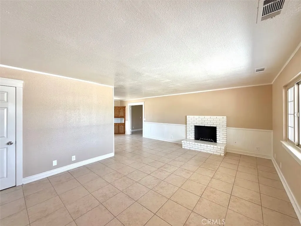8938 Evergreen, Hesperia, CA 92345 - Photo 4 of 24, Hesperia, CA