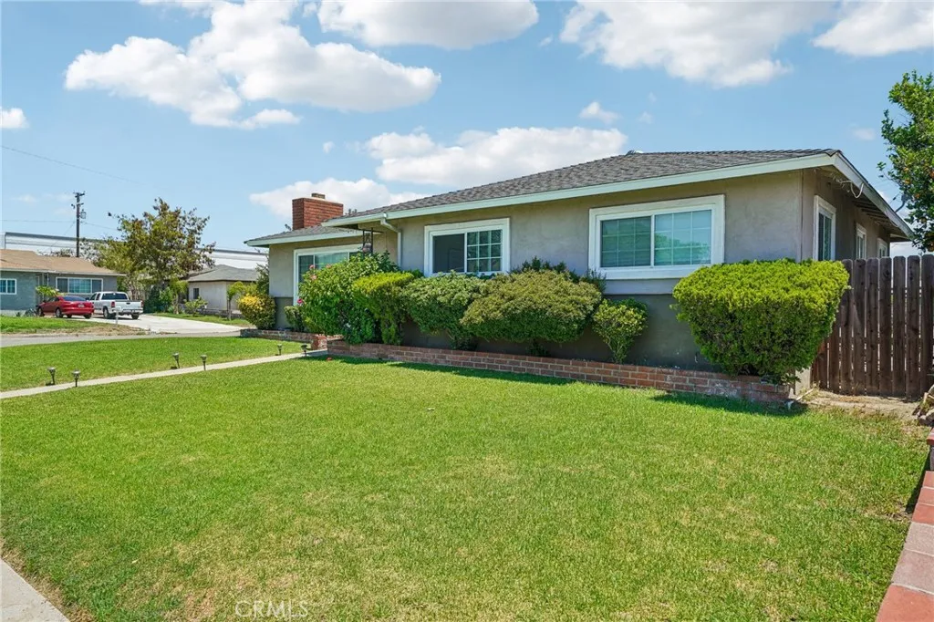 9929 Claremont, Bloomington, CA 92316 - Photo 5 of 49, Bloomington, CA