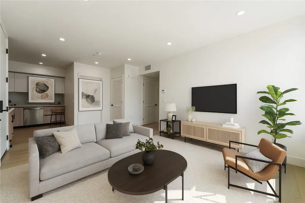 Van Nuys, CA 91405
