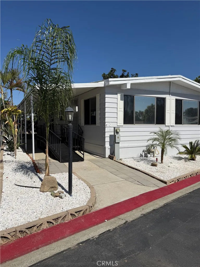 995 Pomona Rd#3, Corona, CA 92882 - Photo 4 of 27, Corona, CA