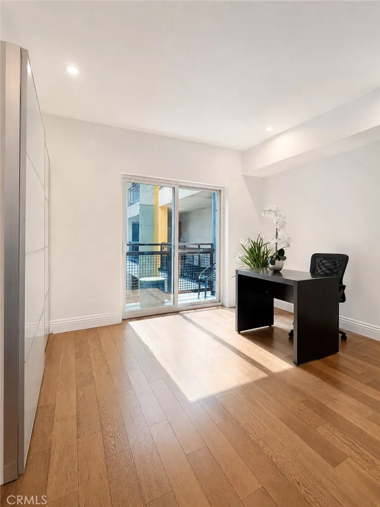 2939 Leeward Ave Unit 420, Los Angeles, CA 90005 - Photo 4 of 14, Los Angeles, CA