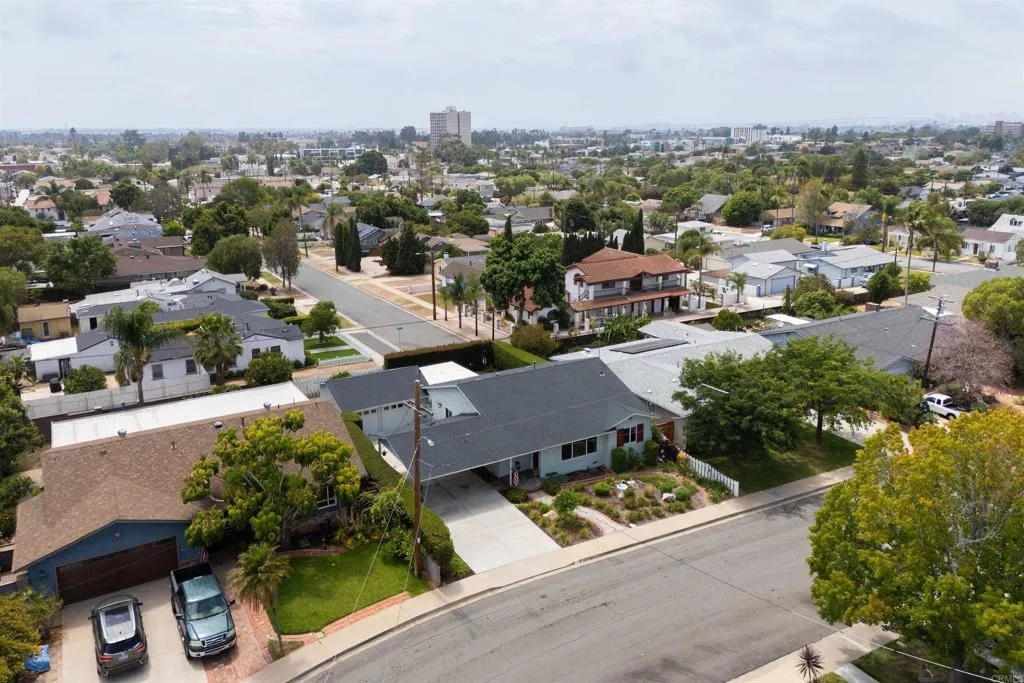 https://cdn.realtyfeed.com/cdn/127/306771350/88faa39c5cd676ec4b79b467e6e58825.webp