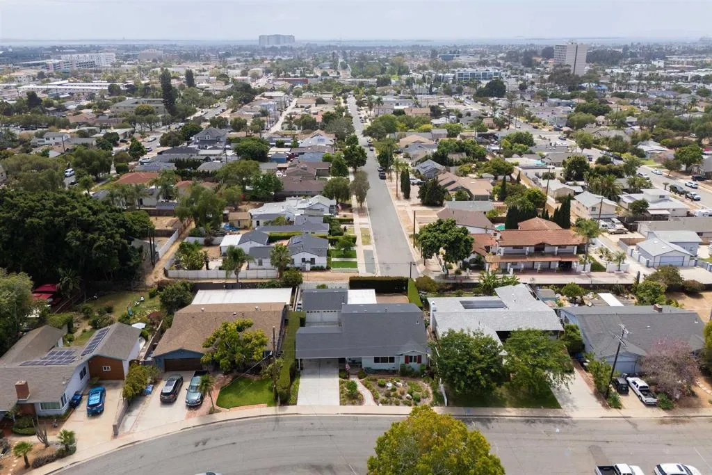 https://cdn.realtyfeed.com/cdn/127/306771350/9a2e8ca3175efe1df3fa7b46d44d8beb.webp
