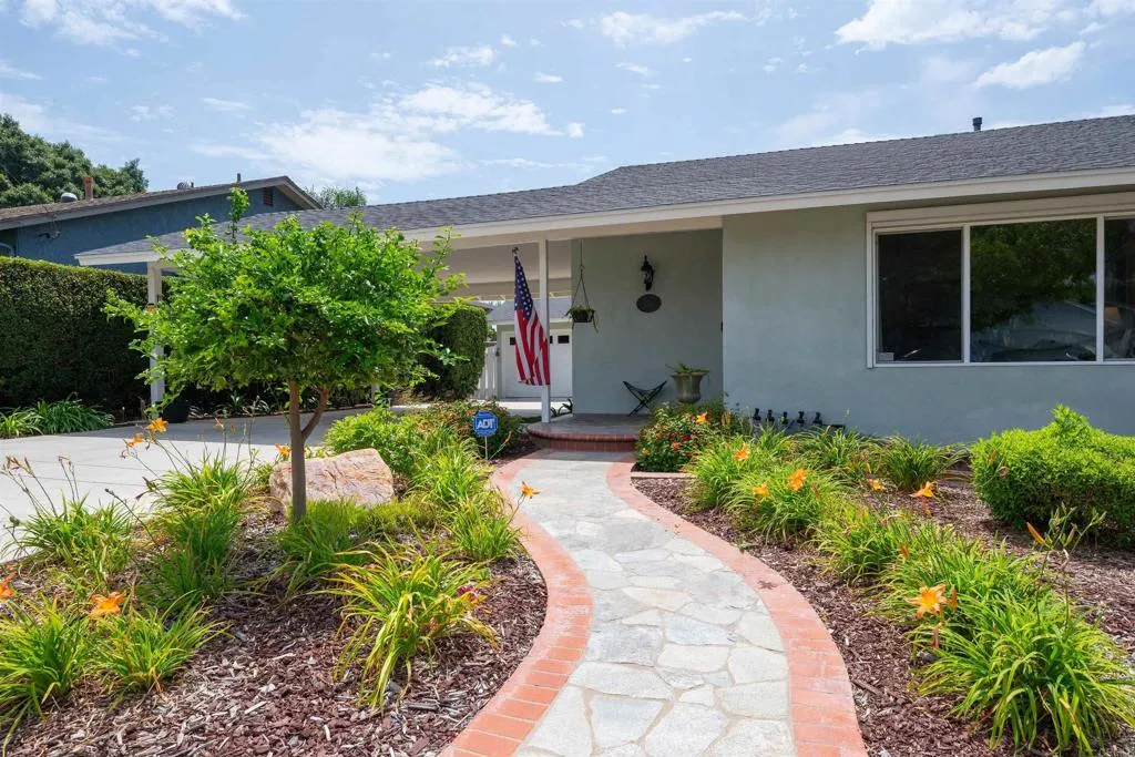 https://cdn.realtyfeed.com/cdn/127/306771350/c8c5d52292c9979d53af8293eacd9743.webp