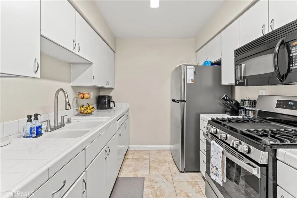 43481 30th West Unit 2, Lancaster, CA 93536 - Photo 5 of 28, Lancaster, CA