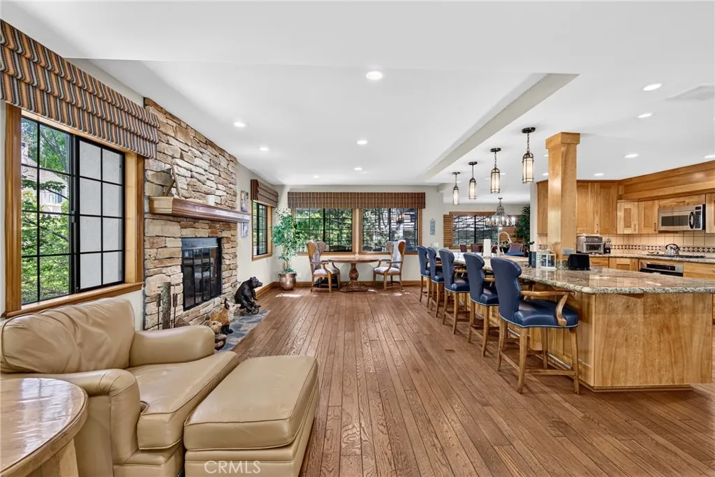 27547 Meadow Bay Drive, Lake Arrowhead, CA 92352 - Photo 4 of 44, Lake Arrowhead, CA