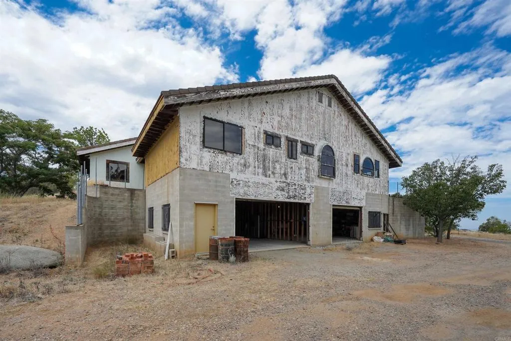 https://cdn.realtyfeed.com/cdn/127/306771448/7e4ad1420304d0c7fb9577565dccaa9f.webp