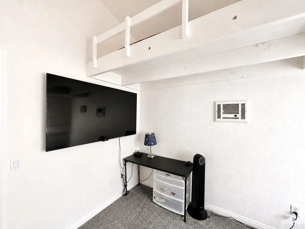 https://cdn.realtyfeed.com/cdn/127/306771497/43d394f64596fc82bdf24cece8bfea25.webp