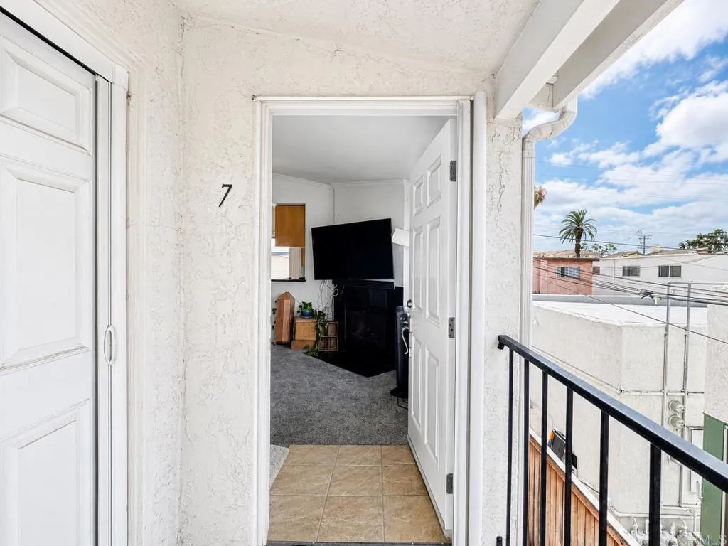 https://cdn.realtyfeed.com/cdn/127/306771497/d95a8905e21f573fb8aaf3eb532013a1.webp