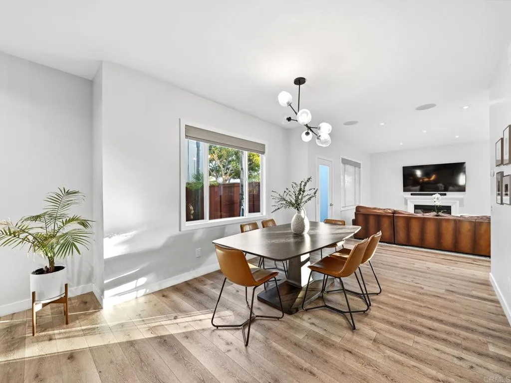 https://cdn.realtyfeed.com/cdn/127/306771515/d48c3b2f6cf83e676290de2fd6008eae.webp