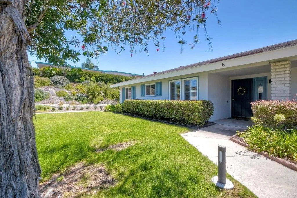 3755 Vista Campana N Unit 6, Oceanside, CA 92057 - Main photo, Oceanside, CA