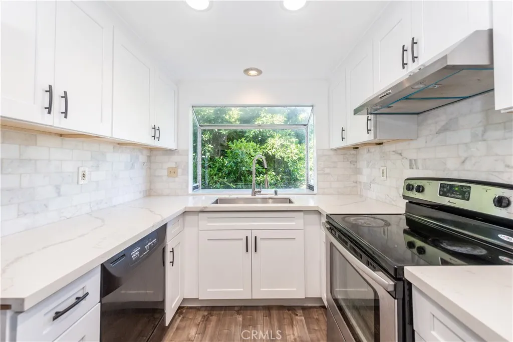 375 Stanford Court Unit 9, Irvine, CA 92612 - Photo 5 of 18, Irvine, CA