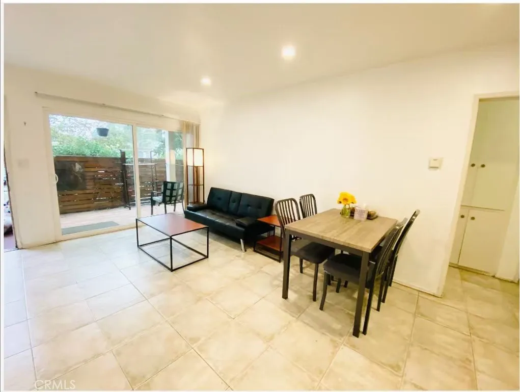 2300 Oak Street, Santa Monica, CA 90405 - Photo 2 of 7, Santa Monica, CA